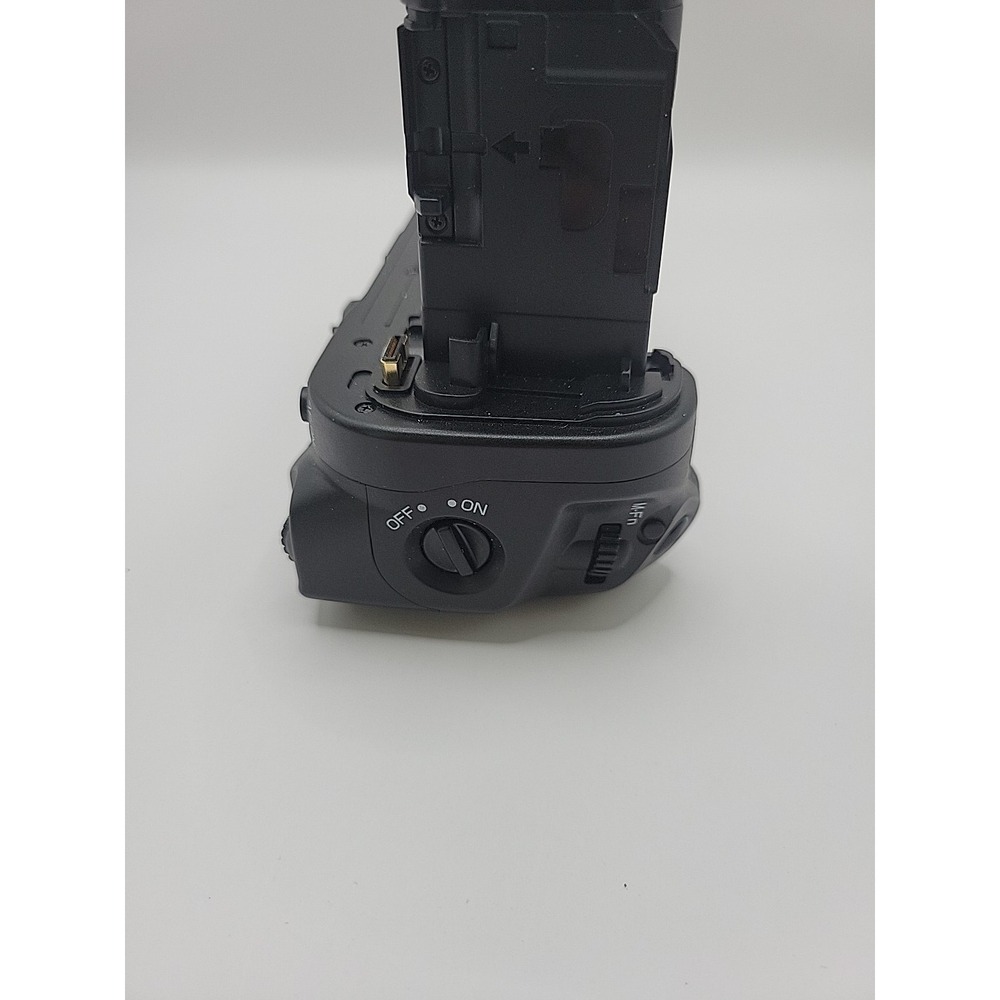 Battery Grip for Cannon EOS R5, R6, R5C - Picture 3 of 7